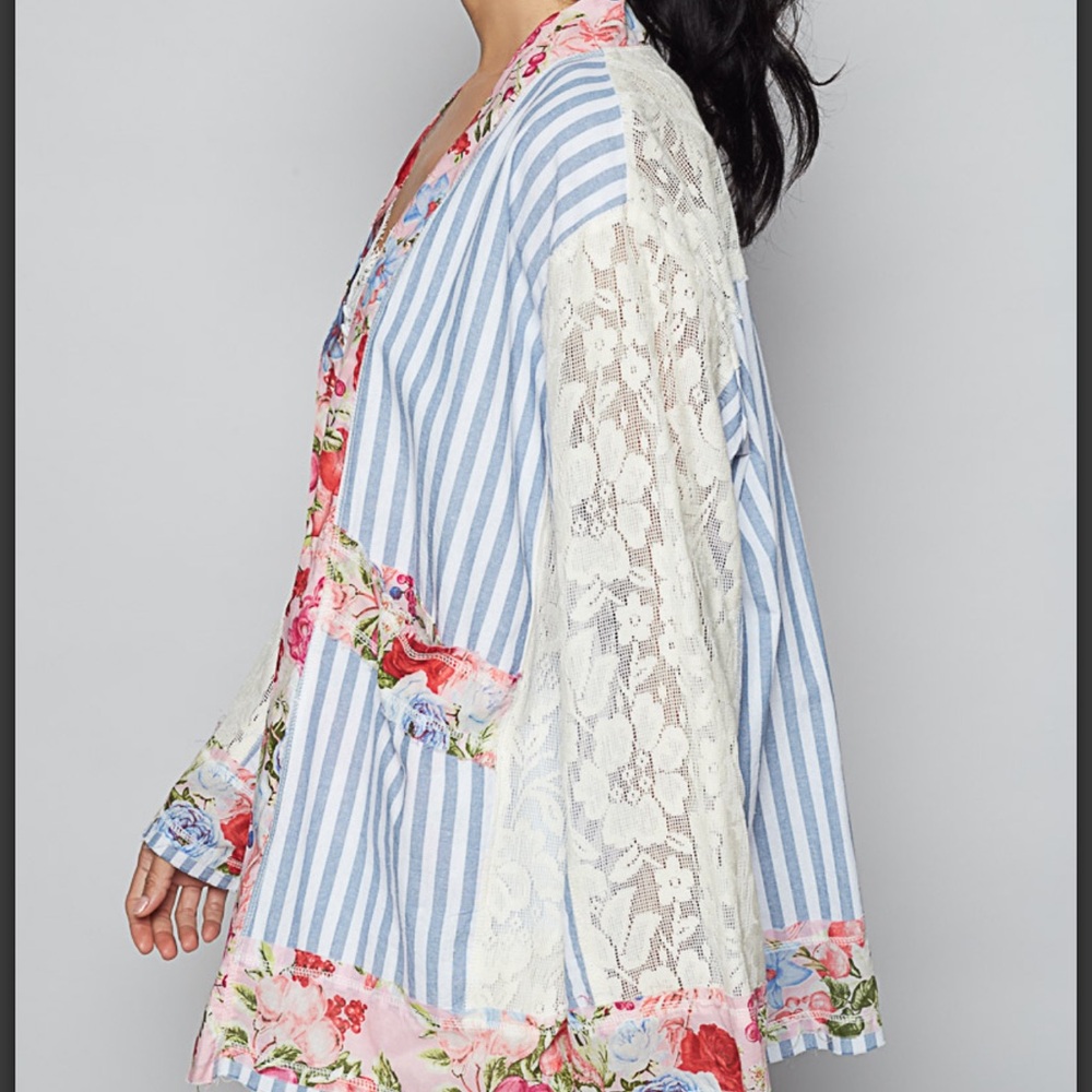 P268–(SHIPPED) POL Blue Striped and Floral Women's Kimono - Picture 2 of 3